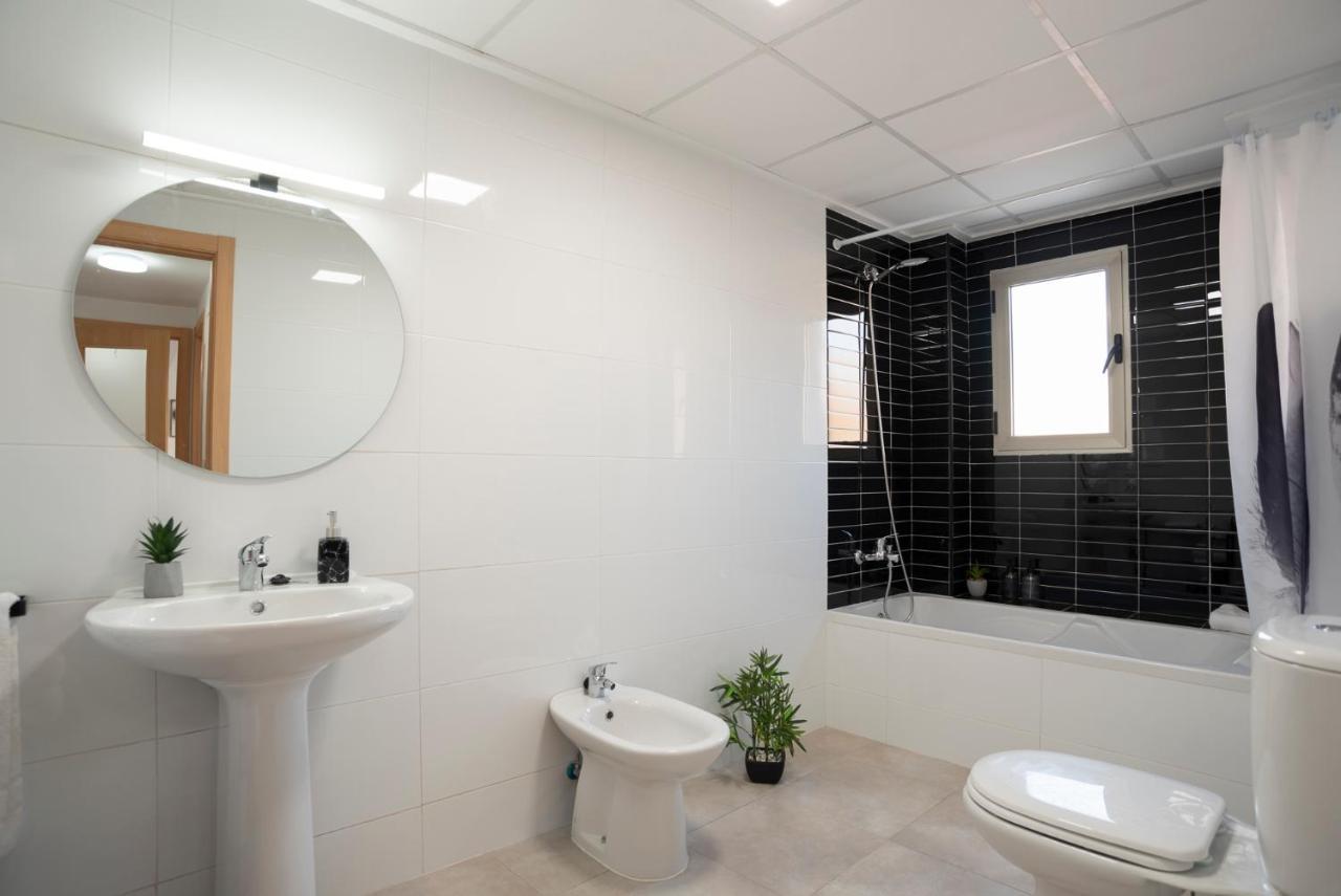 Nuevo Y Moderno Apartamento Con Aire Acondicionado - El Cid 4 부리아나 외부 사진